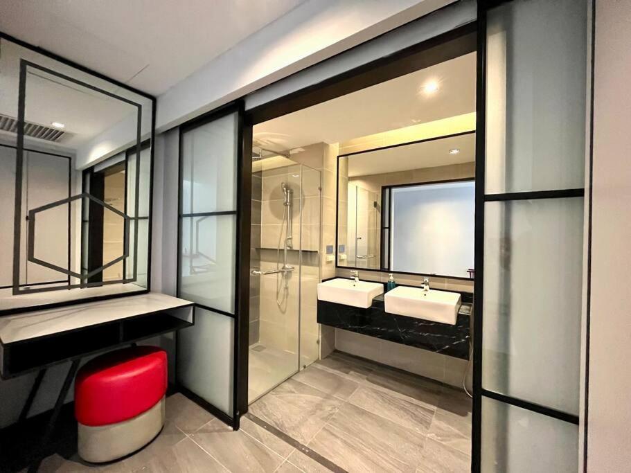 M101 Klcc Kl City King Suites By Livin Куала-Лумпур Екстер'єр фото